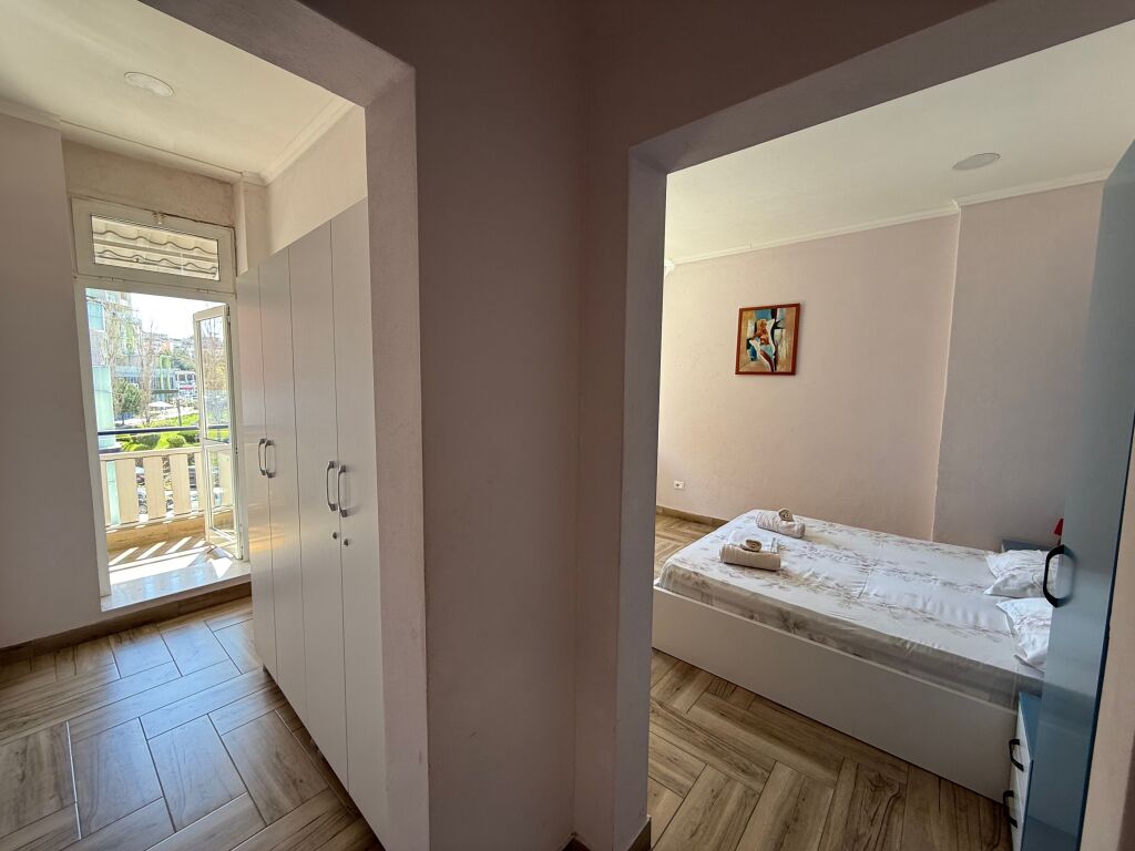 SHITEN, 2 x STUDIO  ISH STADIUMI DINAMO, TIRANË