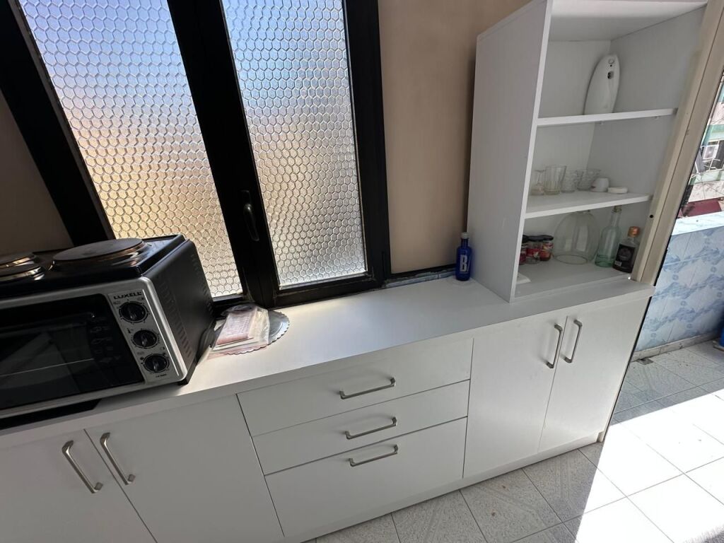 🏢Rruga e Elbasanit,jepet me qera apartament1+1,i mobiluar. 55,000Leke