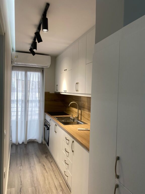Jepet me qera apartament 1+1 tek Komuna E Parisit/500 euro