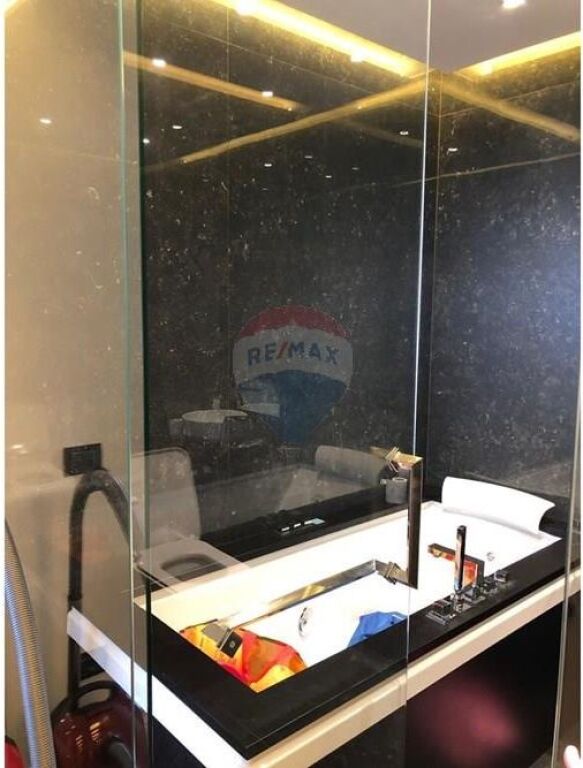 Apartament - Për Shitje - Rruga Dhimitër Konomi, Vlorë