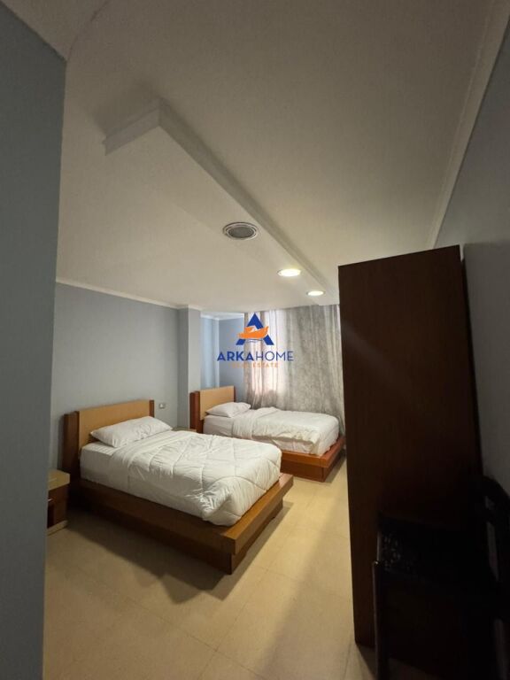 FOR RENT HOTEL+BAR+VERANDA 600M2 "WILLSON SQUARE" 12500 EURO