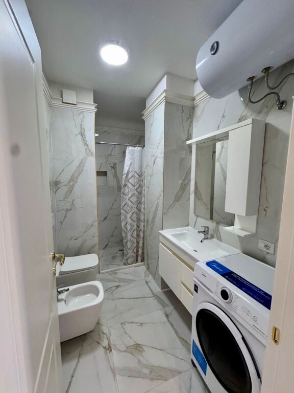 📣 QERA SUPER Apartament 1+1 📍 Univers City Residence ✨   🏢 Ndertim i Ri  🪜 Kati 8 (Me Ashensor)  🛋️ Mobiluar Me Kushte Bashkekohore   💶 Cmimi 500 Euro