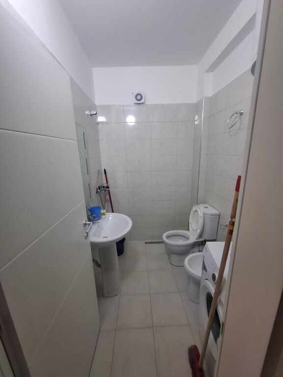 Shitet Apartament 1+1 Ne Golem