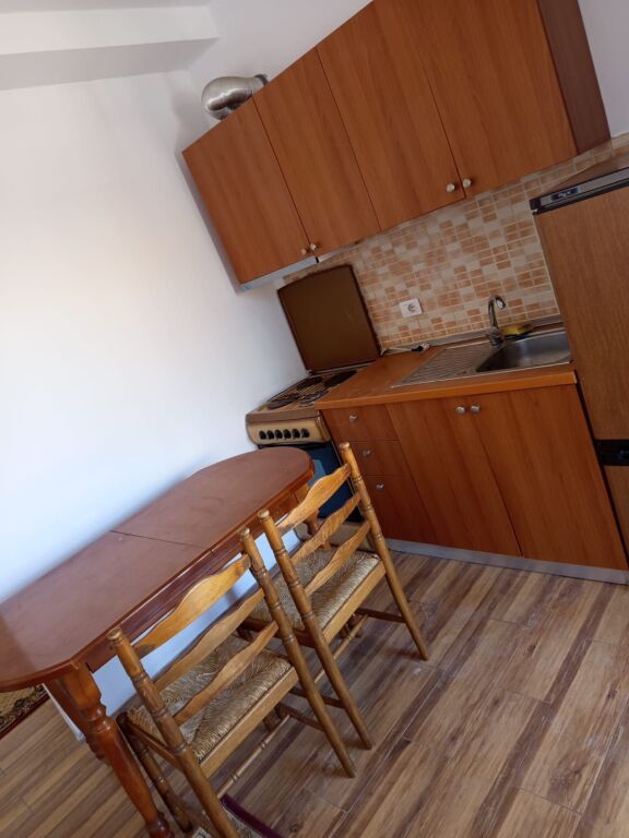 APARTMENT 1+1. 26000 LEKE. FORMER ELECTRIC MARKET.