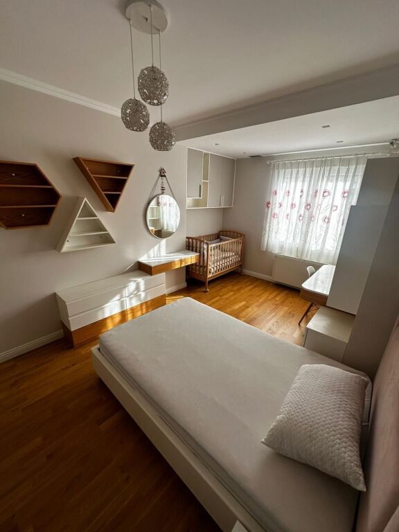 Apartament me qera 3+1+3+2 parkime