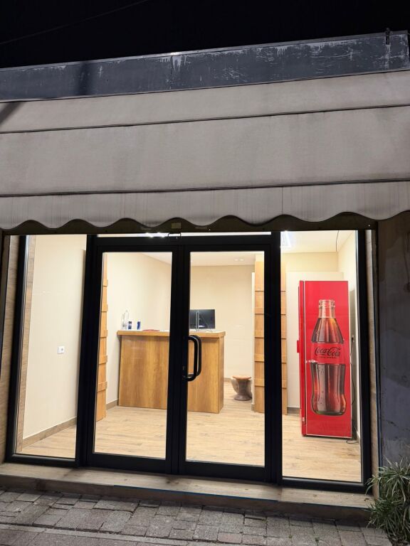 🏢 Business premises for rent – Porcelan