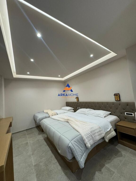 FOR RENT HOTEL+BAR+VERANDA 600M2 "WILLSON SQUARE" 12500 EURO