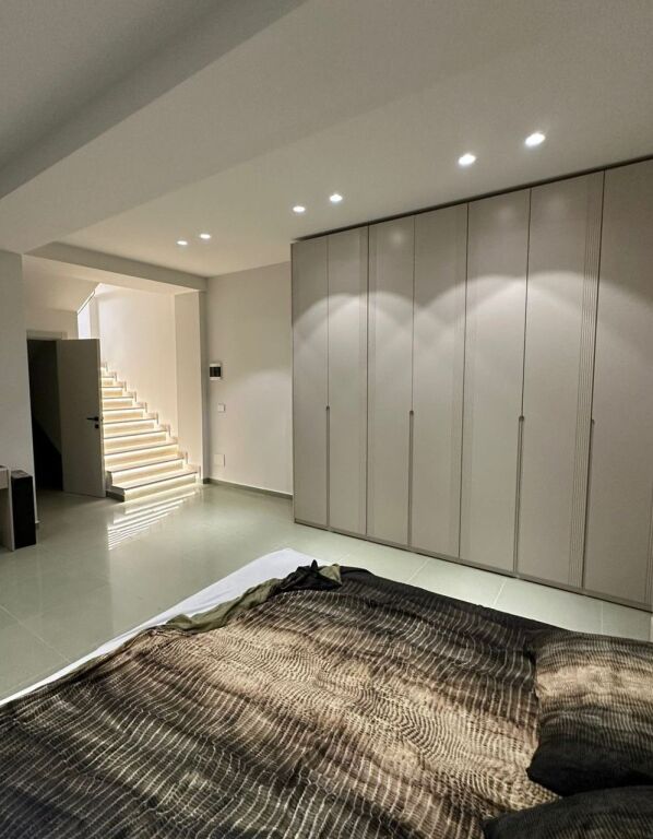 🏡 JEPET ME QIRA – VILË LUKSOZE | Vile Roses, Farkë