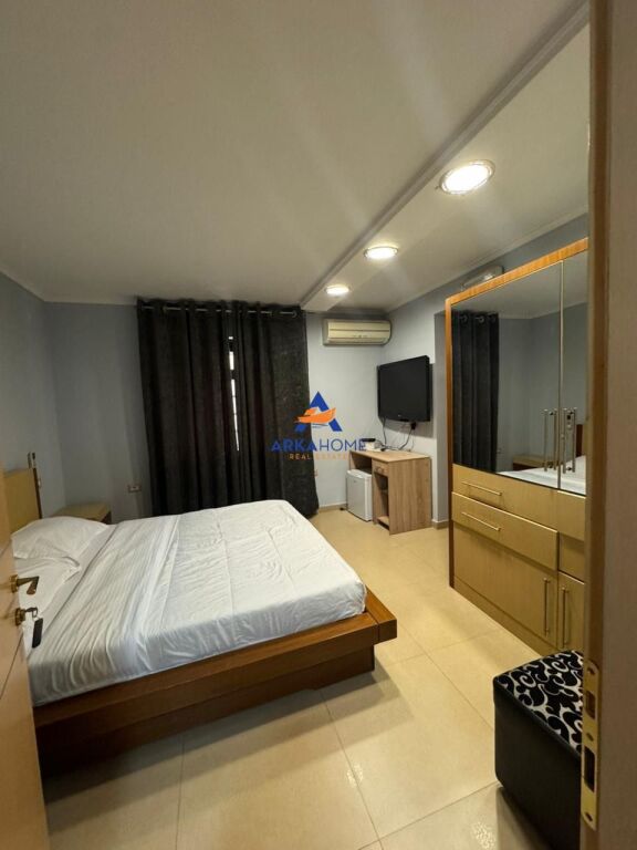 FOR RENT HOTEL+BAR+VERANDA 600M2 "WILLSON SQUARE" 12500 EURO