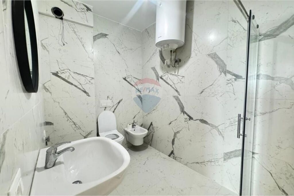 Apartament - Për Shitje - Rruga Mine Peza, Tiranë