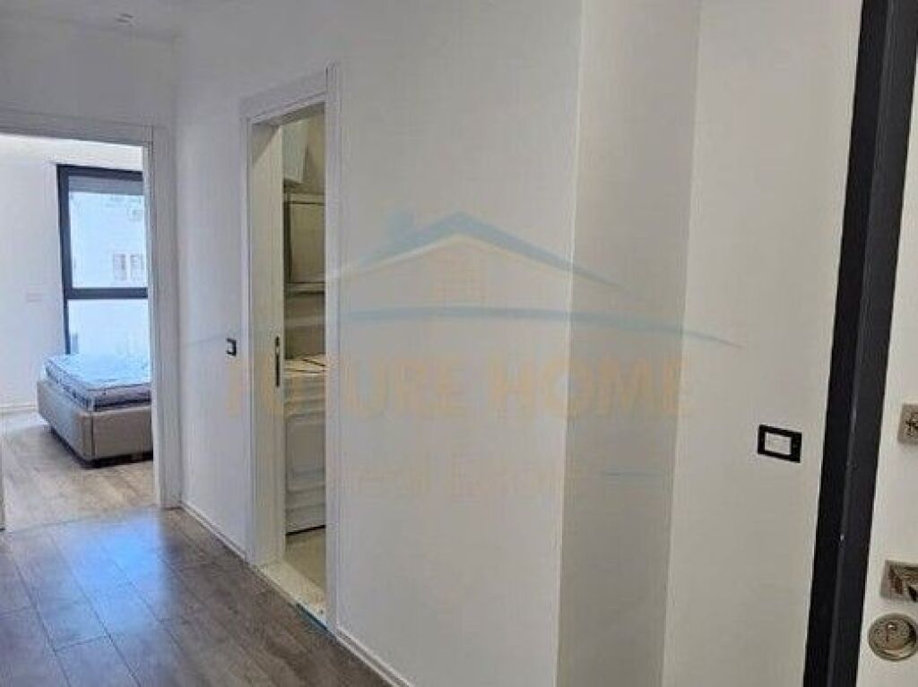 Shitet, Apartament 2+1+2 , Kompleksi Ndregjoni, Jordan Misja.