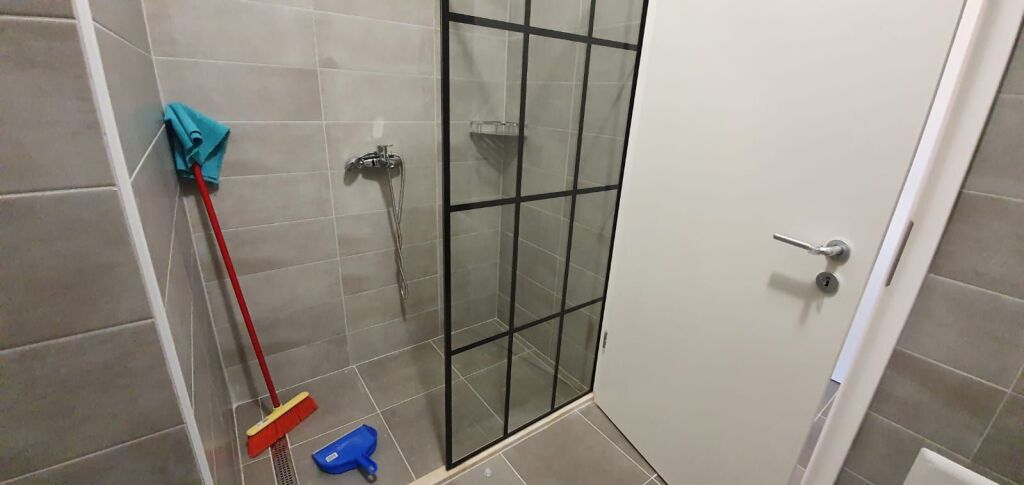 🏢Ne zonen e Ali Demit,Kompleksi Mangalem,jepet me qera apartament 2+1,i mobiluar 50,000L