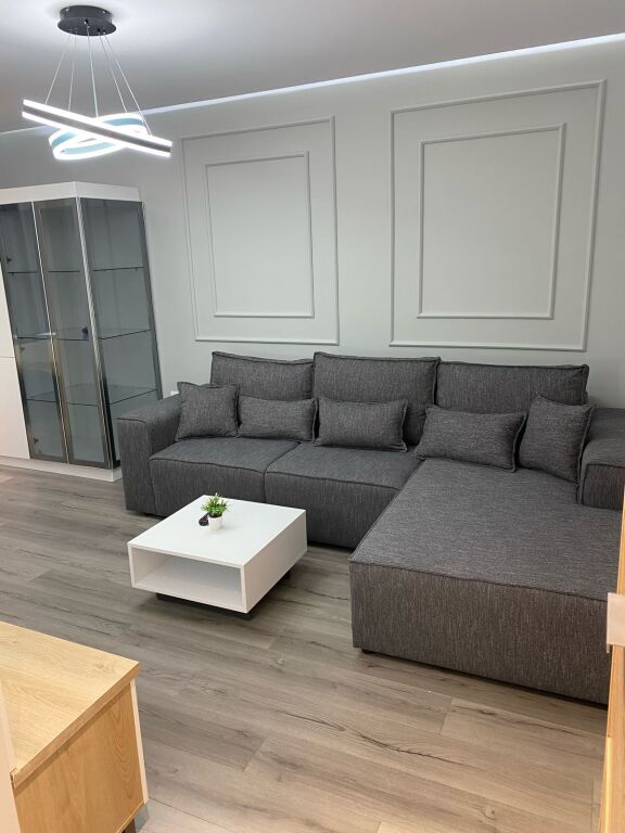 Jepet me qera apartament 1+1 tek Komuna E Parisit/500 euro