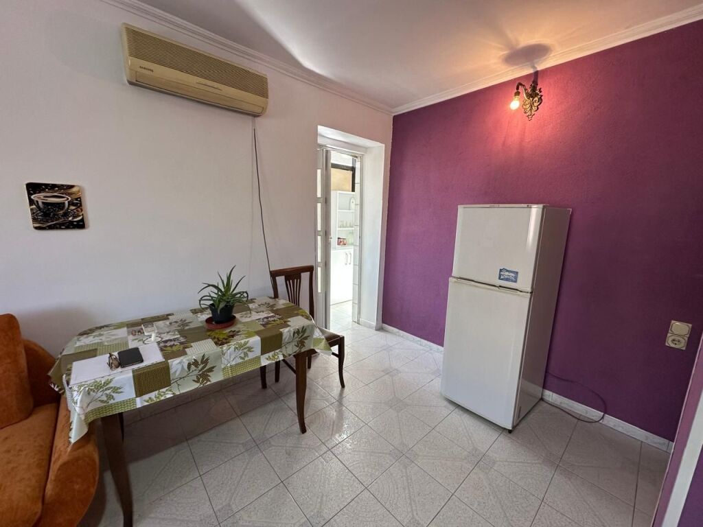 🏢Rruga e Elbasanit,jepet me qera apartament1+1,i mobiluar. 55,000Leke