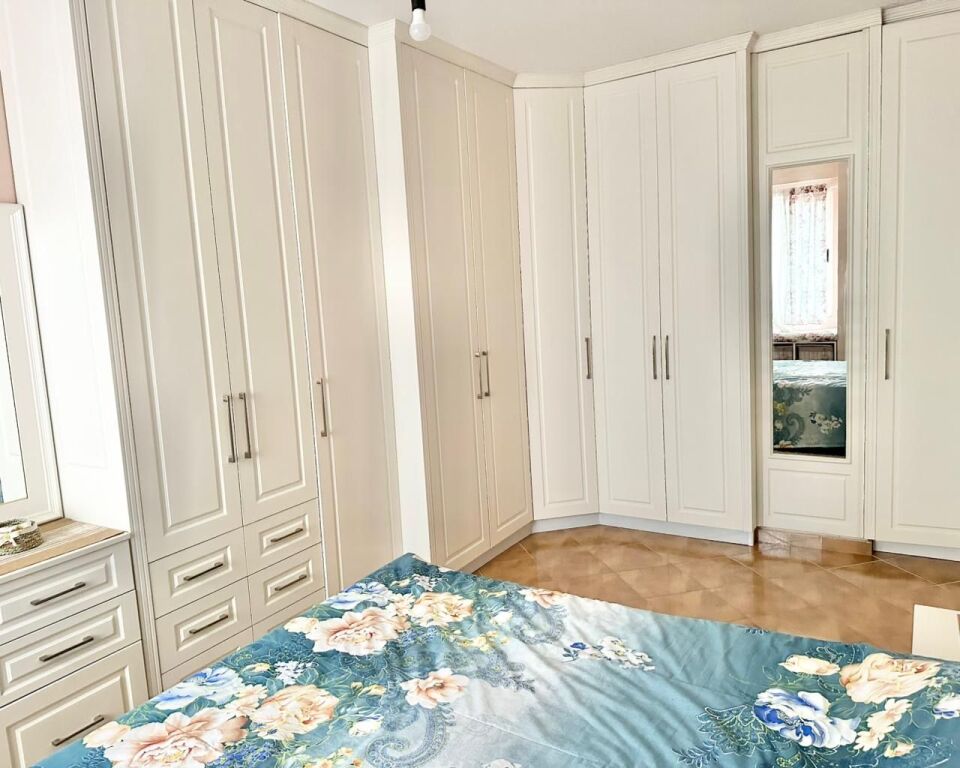 Jepet Me Qera Apartament 2+1+1 Ballkon