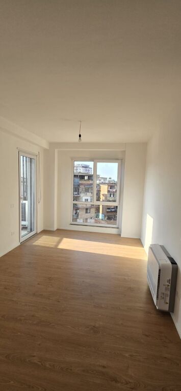 Jepet me qera apartament 2+1 per banim ose per zyra ne Don Bosko