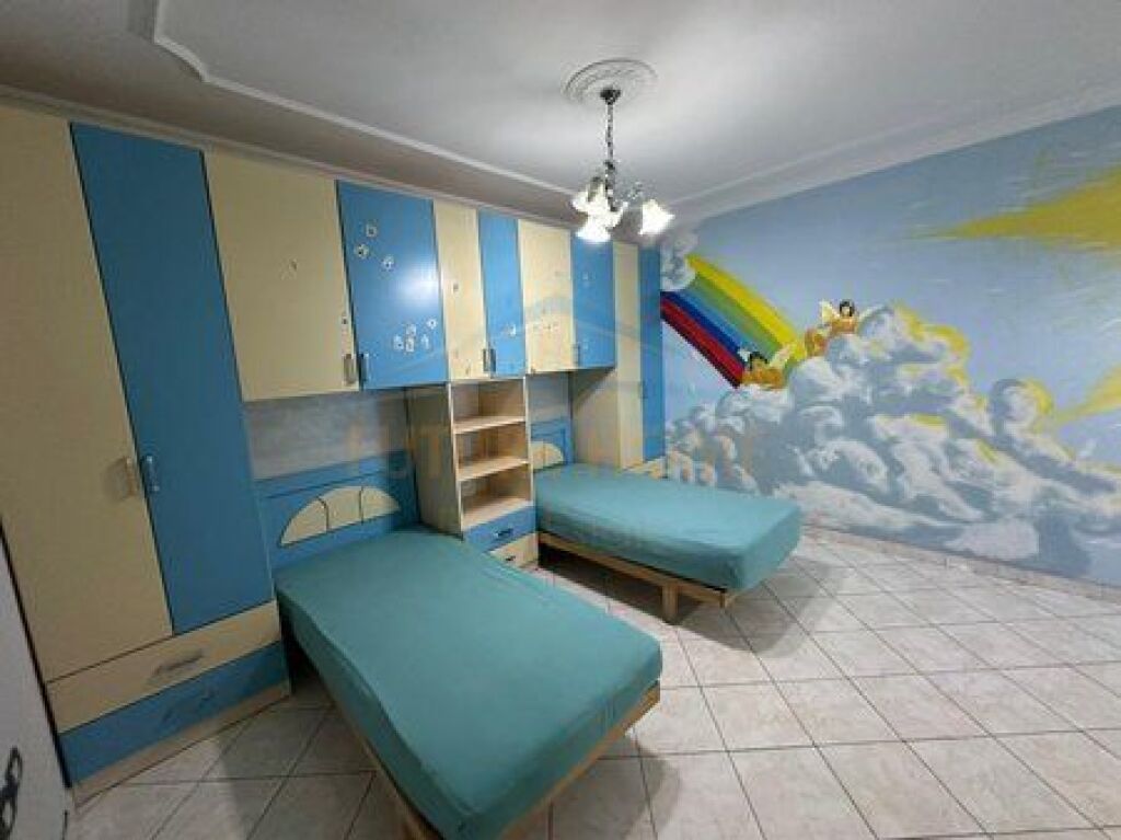 Shitet, Apartament 2+1+2, Laprake, Tirane