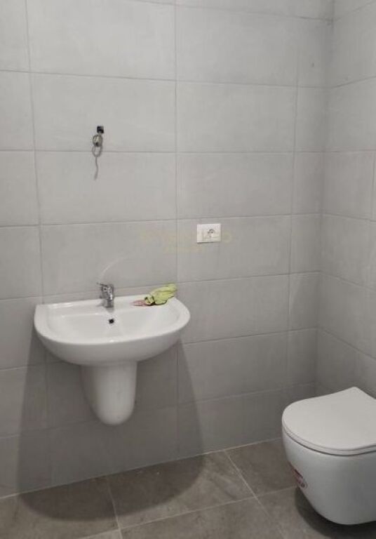 Ufficio in affitto a Myslym Shyr, ' Gardenia '