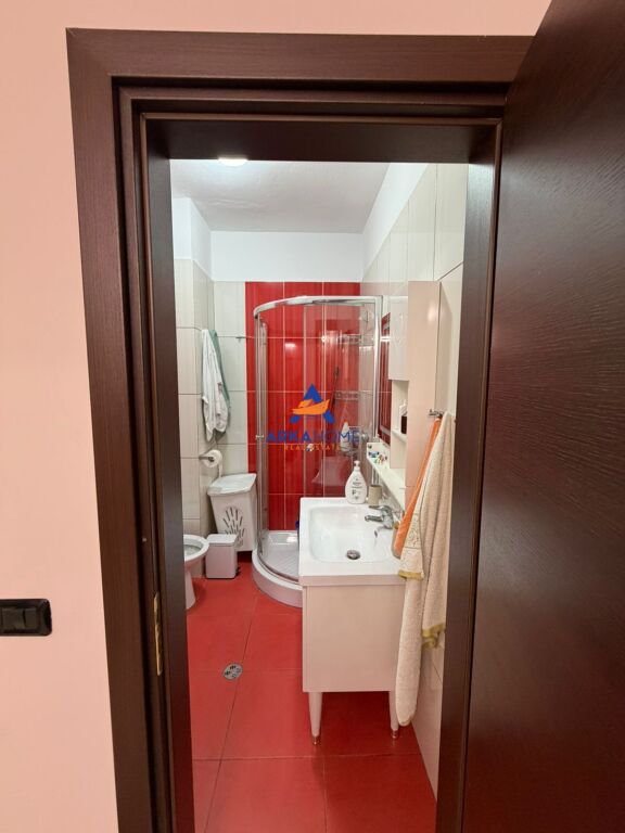 APARTAMENT ME QERA 2+1+BALLKON "SHESHI WILLSON" 950 EURO