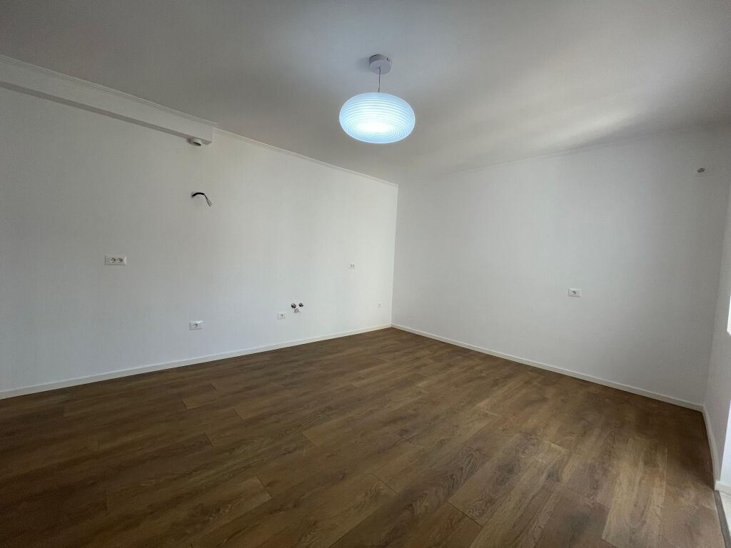 Apartament 1+1 per shitje tek Tregu Elektrik ne Ali Demi.