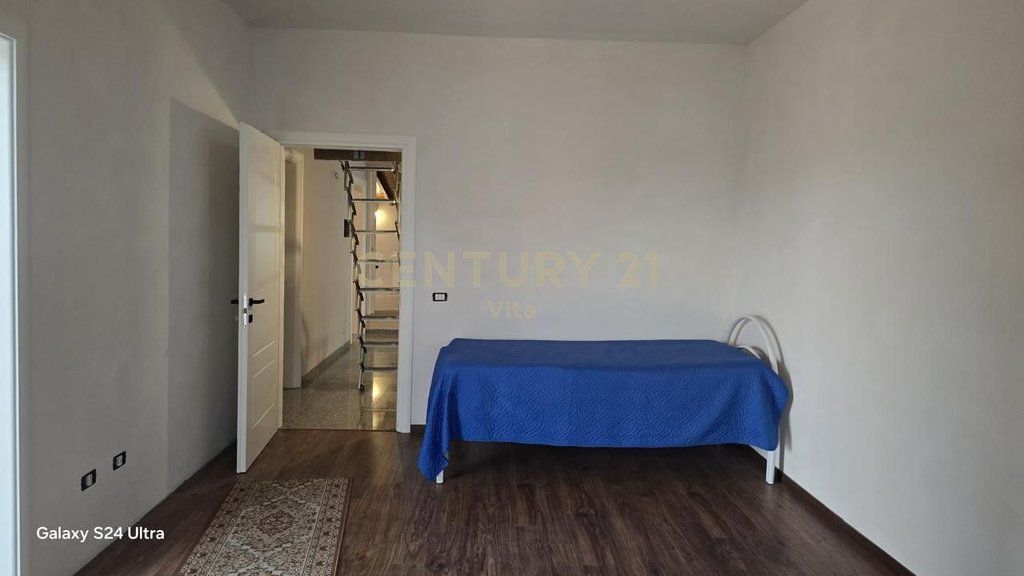 SHITET VILE NE QENDER TE DURRESIT !!!!!!!!!