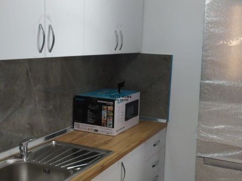 APARTAMENT ME QERA 1+1 VARRI I BAMIT 50.000 LEKE FH-67596