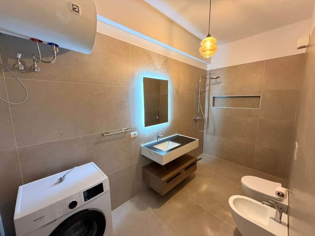 📣 QERA SUPER Apartament 1+1 📍 Xhamllik ✨ 💶 Cmimi 60.000 Leke/Muaj