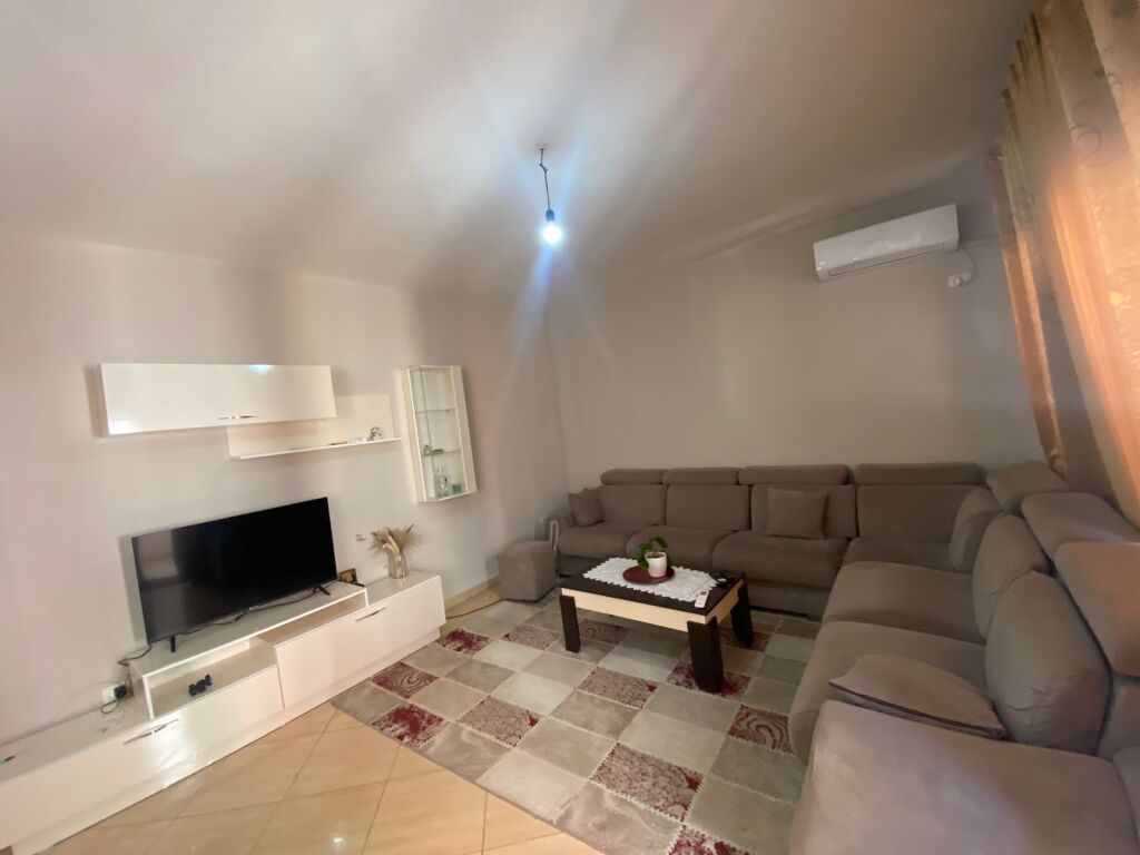 Apartment 1+1, Astir!