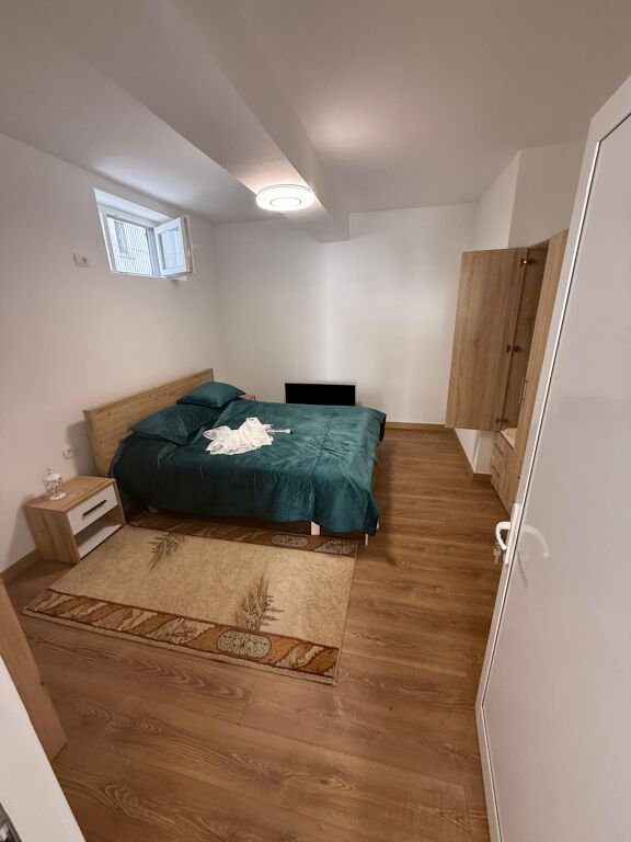 Jepet me qera Apartament 1+1  Kodra e diellit 1/500 euro