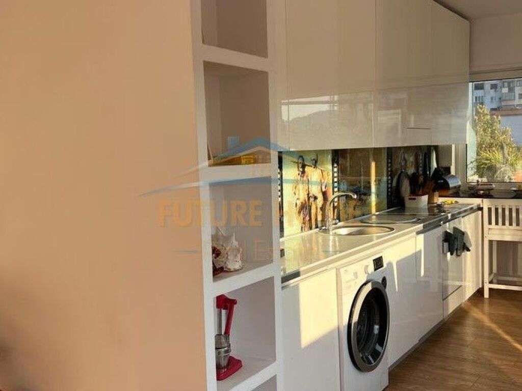 Shitje, Apartament Loft, Myslym Shyri.