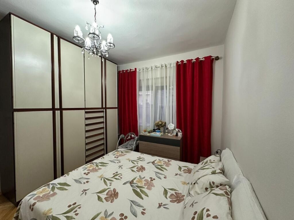 Jepet Me Qera Apartament 2+1+1 Ballkon