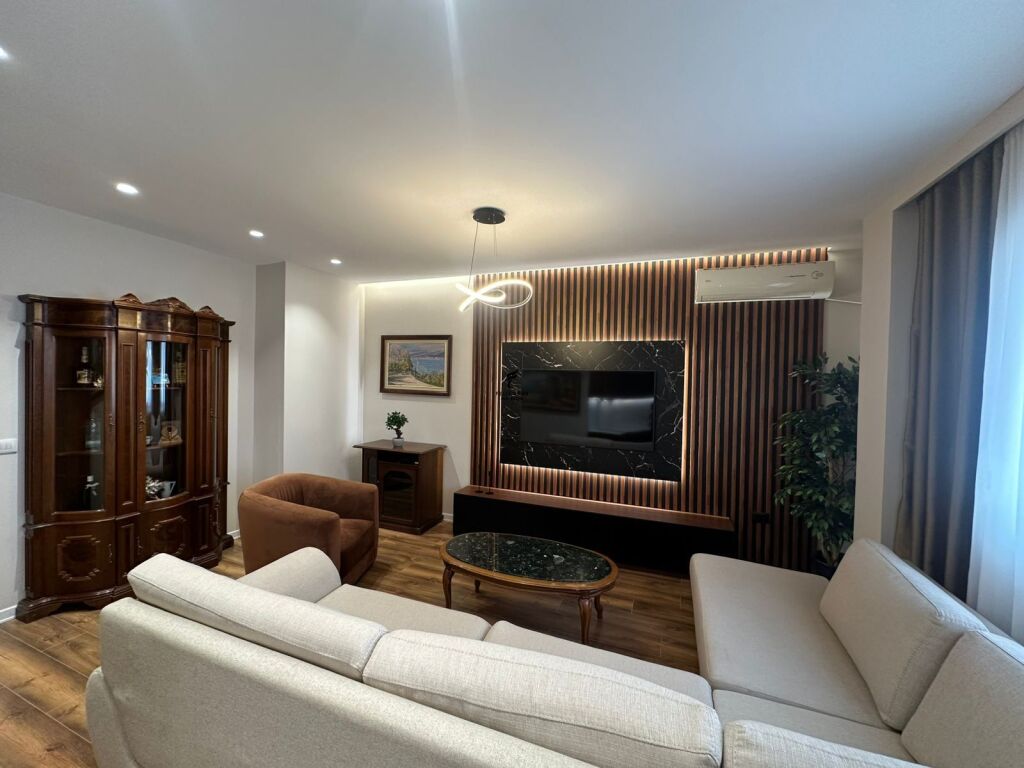 SHITET APARTAMENT 2+1+2 MINE PEZA 25.000.000 LEKE FH-67693