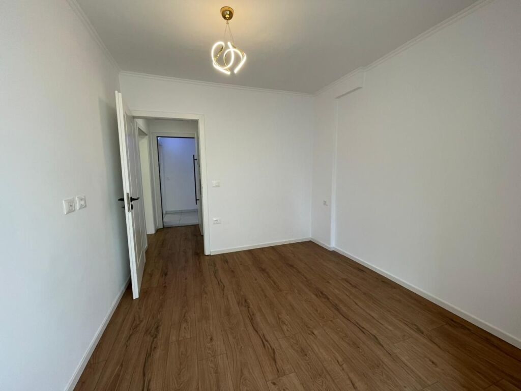 APARTAMENT 1+1 PER SHITJE TE MYSLYM SHYRI