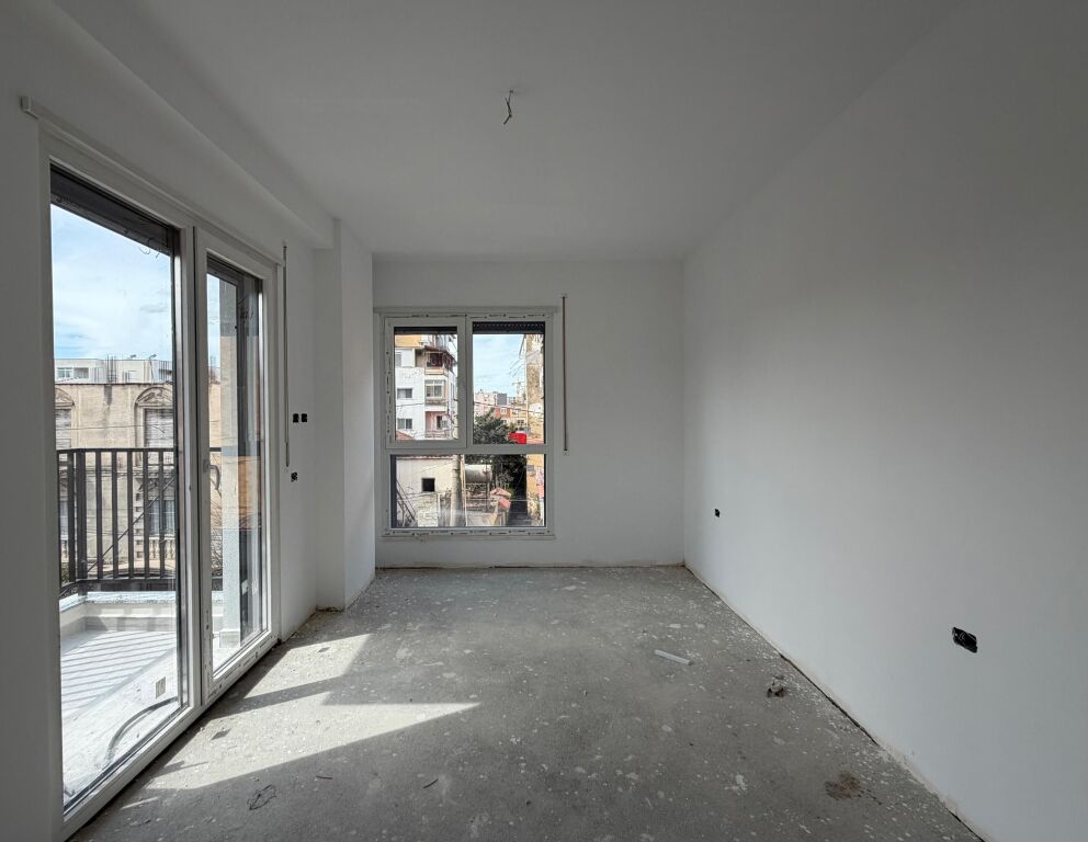 Apartament 2+1 pranë Kryegjyshatës rr.Ali Demi!