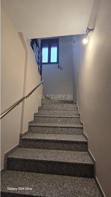 SHITET VILE NE QENDER TE DURRESIT !!!!!!!!!