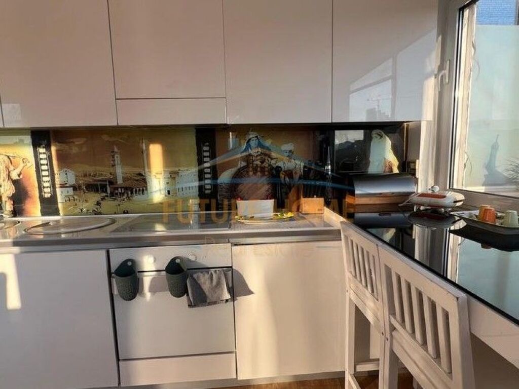 Shitje, Apartament Loft, Myslym Shyri.