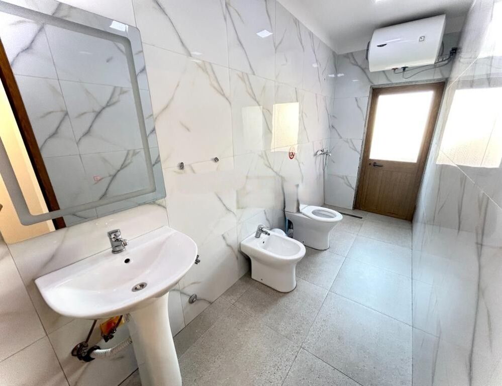 Hotel në Shitje në Myslym Shyri, Tiranë - 527.5m nga SHESHI SKENDERBEJ !