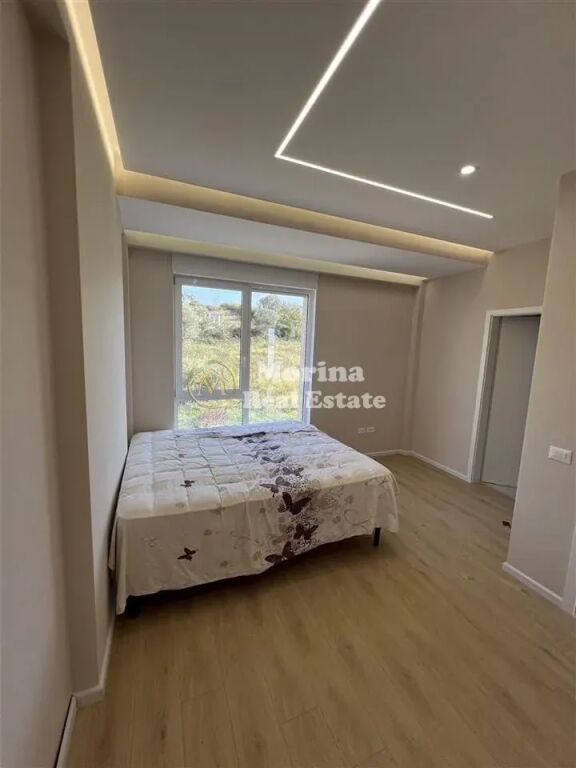 Qera | Vilë 4 + 1 + 4 | Farkë | 1800 €/muaj