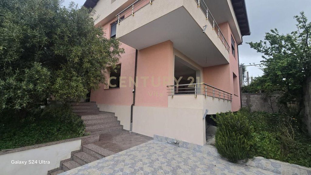 SHITET VILE NE QENDER TE DURRESIT !!!!!!!!!