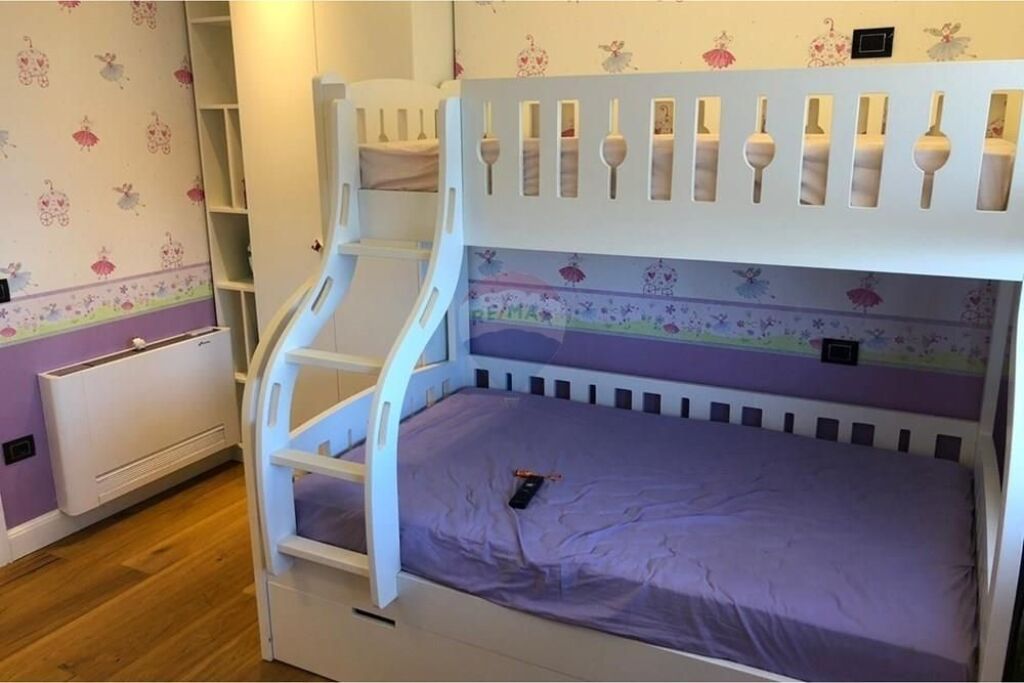 Apartament - Për Shitje - Rruga Dhimitër Konomi, Vlorë