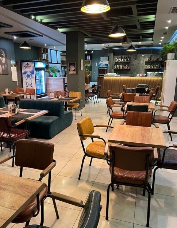 Fresku - JEPET ME QERA Bar/Restaurant 155m2 tek rruga "Muhamet Deliu"