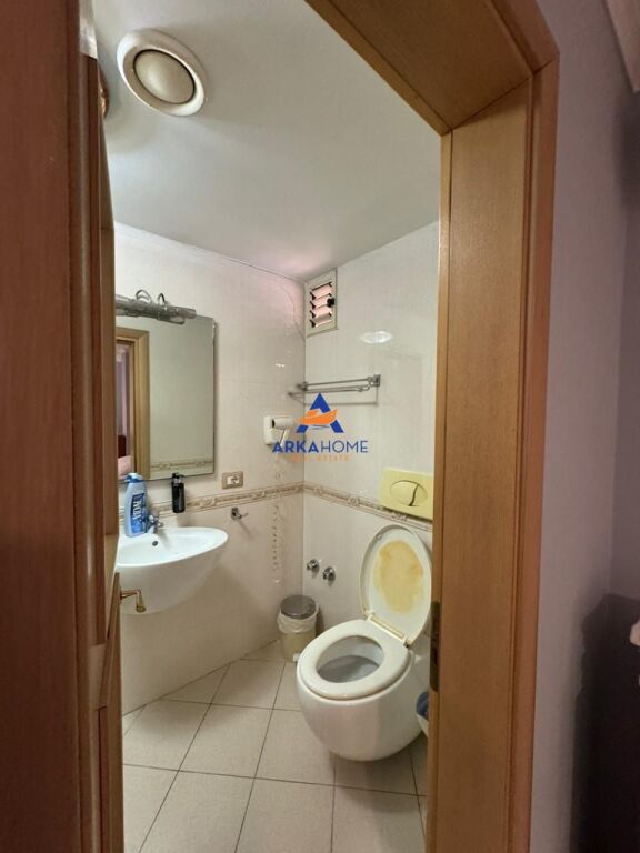 FOR RENT HOTEL+BAR+VERANDA 600M2 "WILLSON SQUARE" 12500 EURO