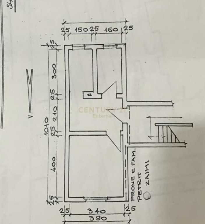 Cam Market - Unit for sale on ground floor facing the street with active lease near the Bank of Albania 202,000 euros