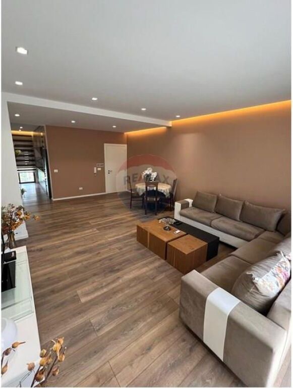 Shitet Apartament 2+1 – Rruga e Elbasanit, Tiranë