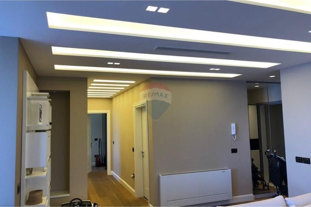 Apartament - Për Shitje - Rruga Dhimitër Konomi, Vlorë