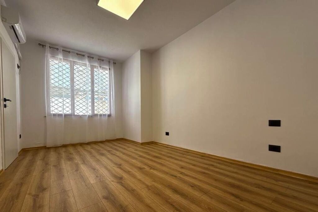 Apartament 1+1 me qira, Ish Ekspozita