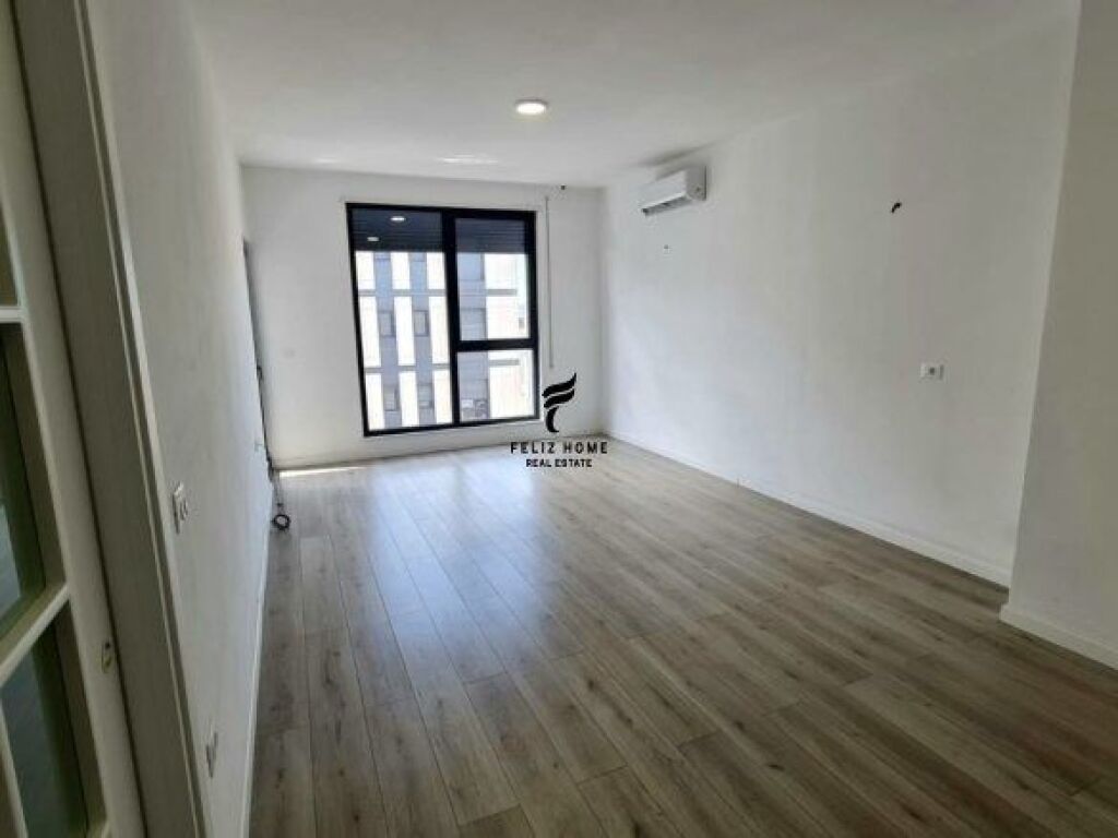 ZYRE ME QERA 64 M2 PORCELAN 45.000 LEKE FH-67499