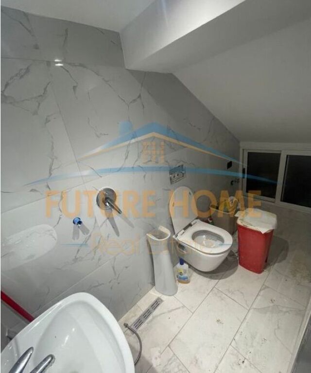 Shitet, Duplex 2+1+2, Myslym Shyri