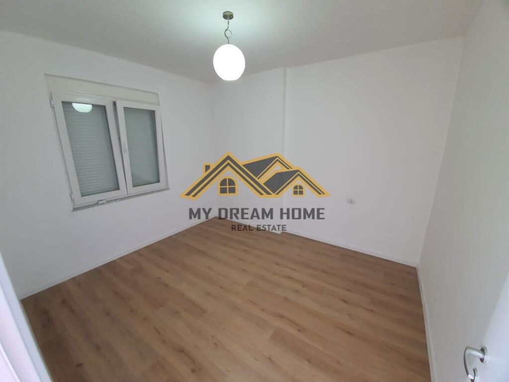 Shitet apartamenti 1+1 me pamje nga deti, Rrota e kuqe