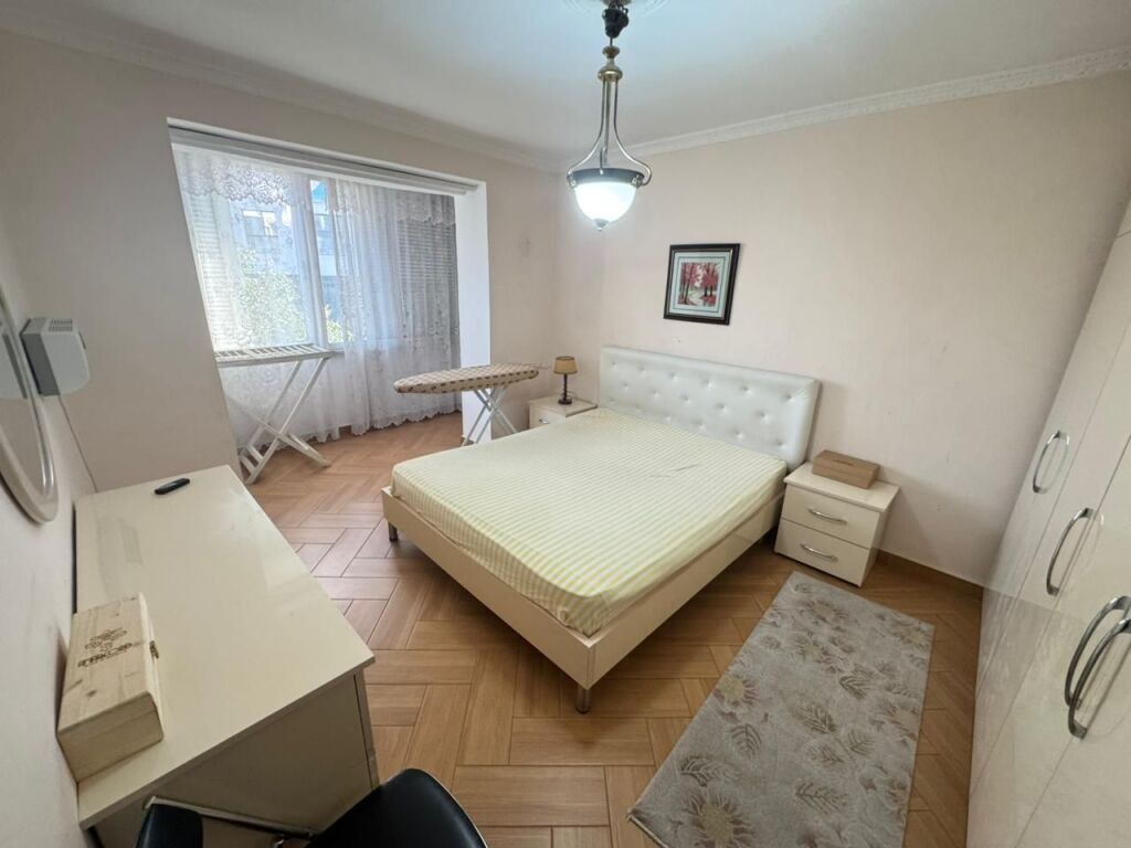 🏠 Jepet me qera Apartament 1+1  📍 Vendndodhja: Rruga Mine Peza, pranë Zogut të Zi💰 Çmimi: 550 € / muaj